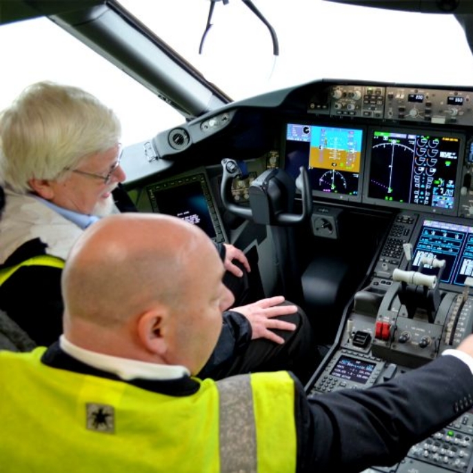 Boeing-787 Dreamliner ‘All-Glass’ Cockpit